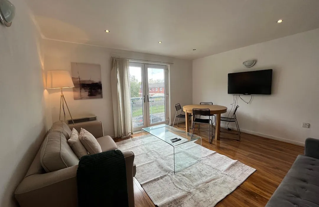 Cosy 2 Bedroom Apartment In Manchester-1